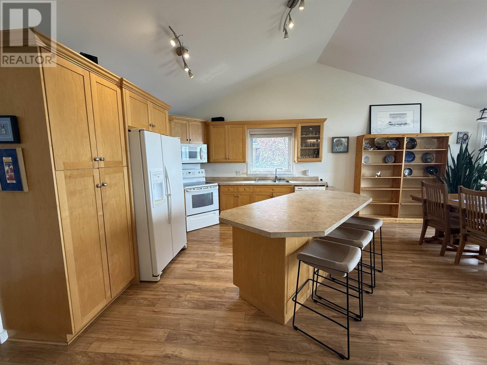 1329 Silver Beach Dr, Thunder Bay, Ontario  P7A 0Y8 - Photo 15 - TB251576
