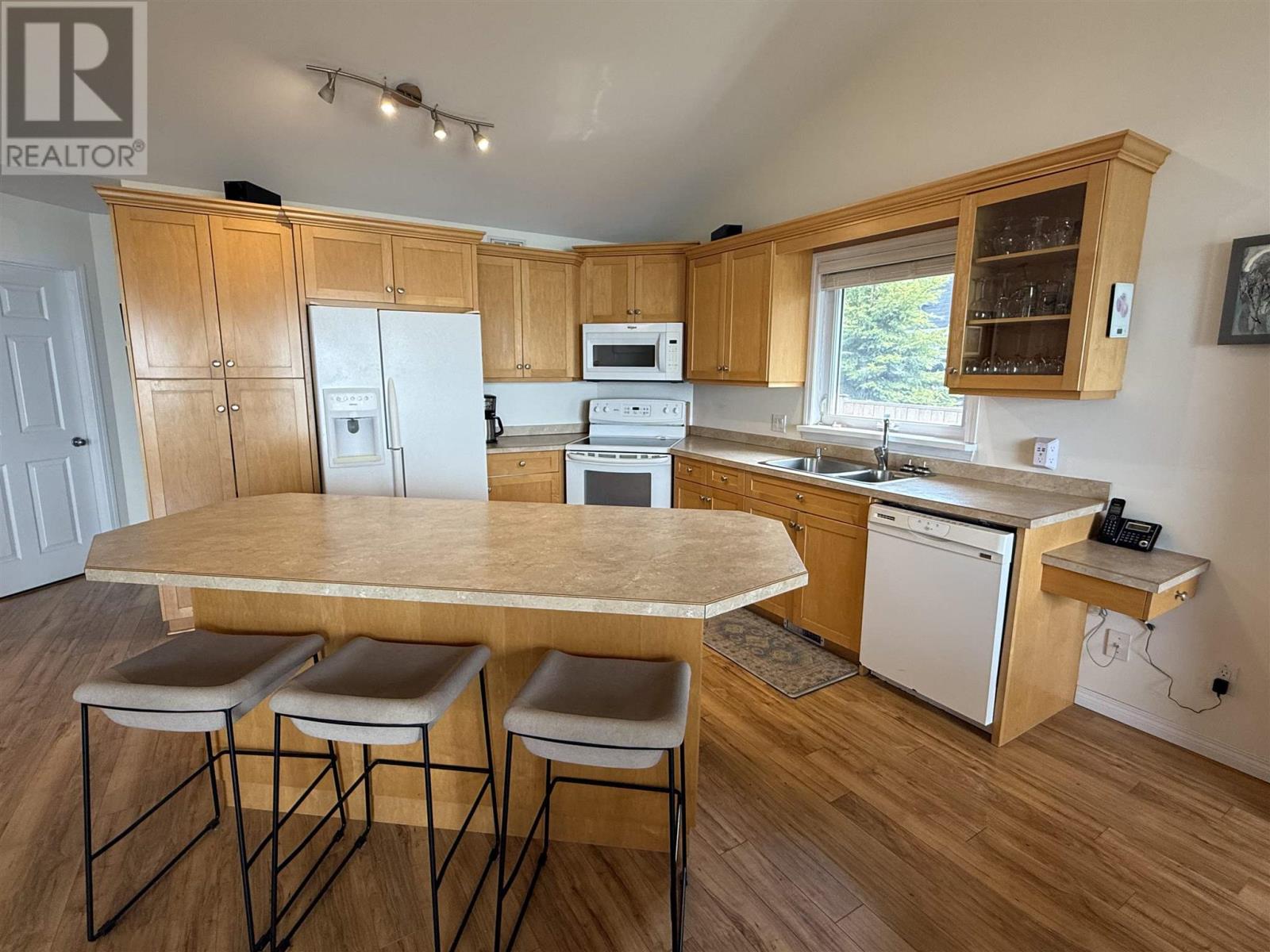 1329 Silver Beach Dr, Thunder Bay, Ontario  P7A 0Y8 - Photo 8 - TB251576