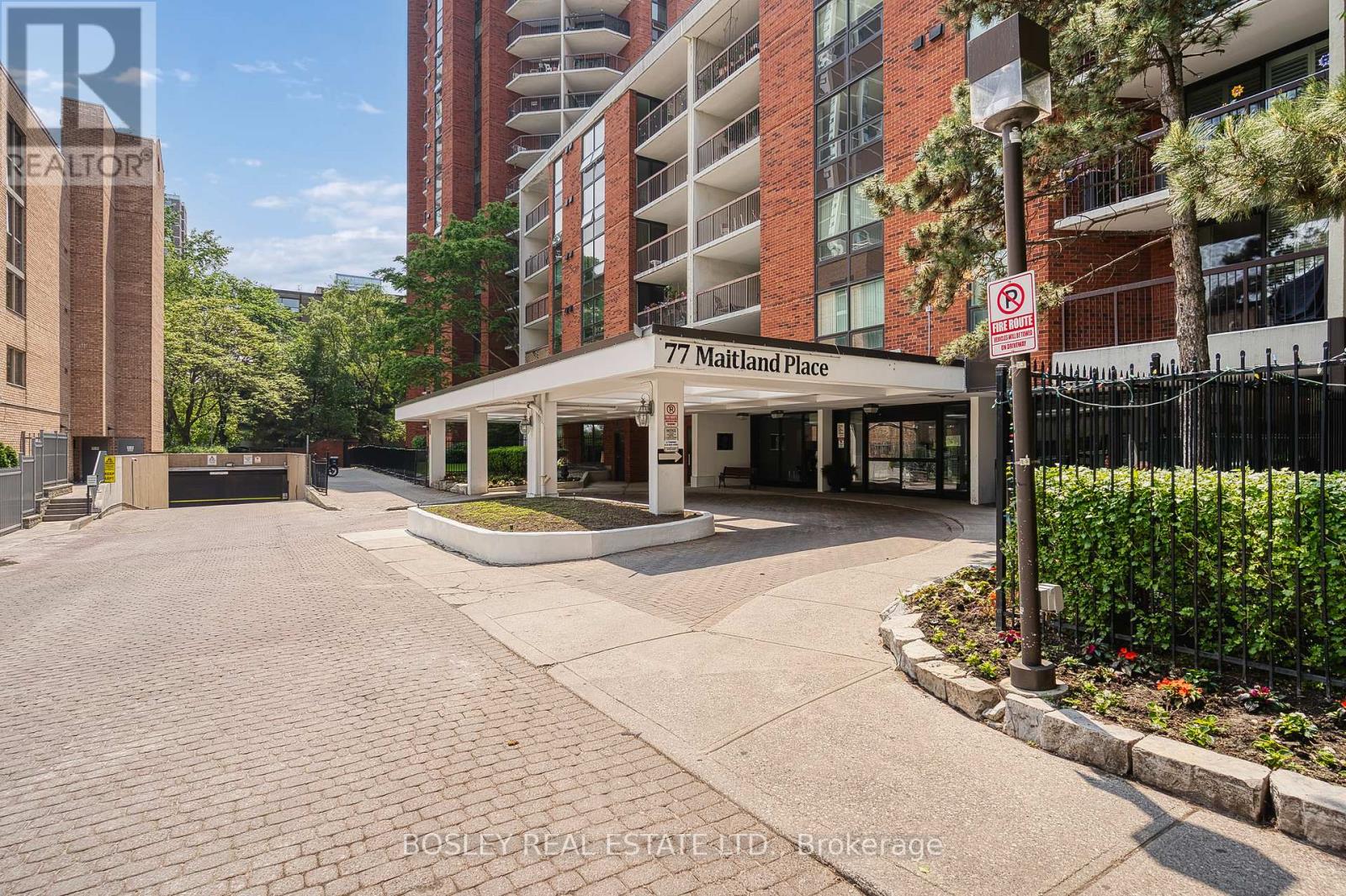 1923 - 77 Maitland Place, Toronto, Ontario  M4Y 2V6 - Photo 3 - C12206378