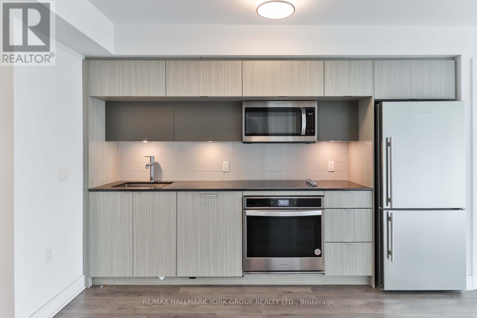2017 - 585 Bloor Street E, Toronto, Ontario  M6G 1K5 - Photo 10 - C12206460