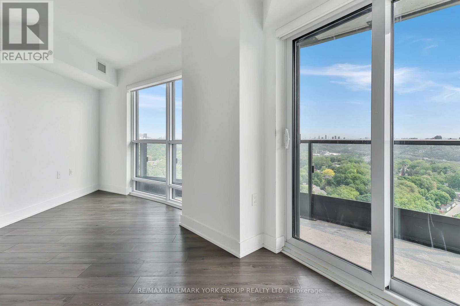 2017 - 585 Bloor Street E, Toronto, Ontario  M6G 1K5 - Photo 14 - C12206460