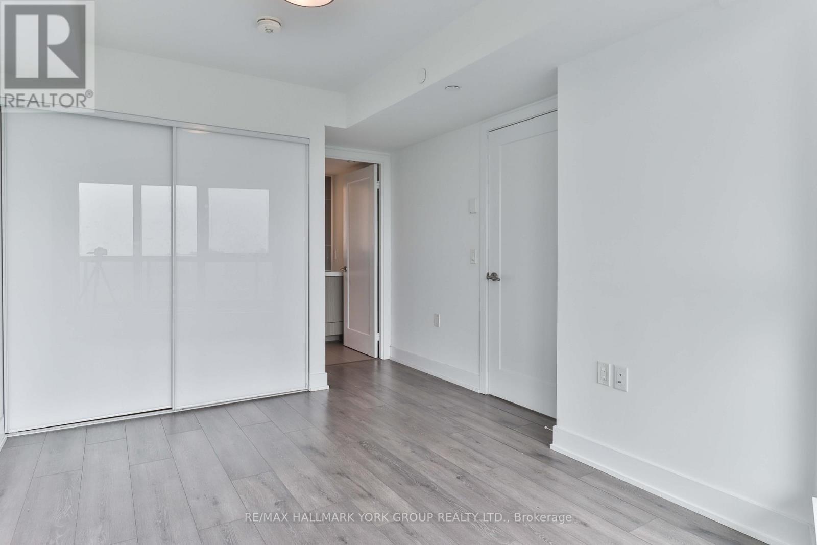 2017 - 585 Bloor Street E, Toronto, Ontario  M6G 1K5 - Photo 17 - C12206460
