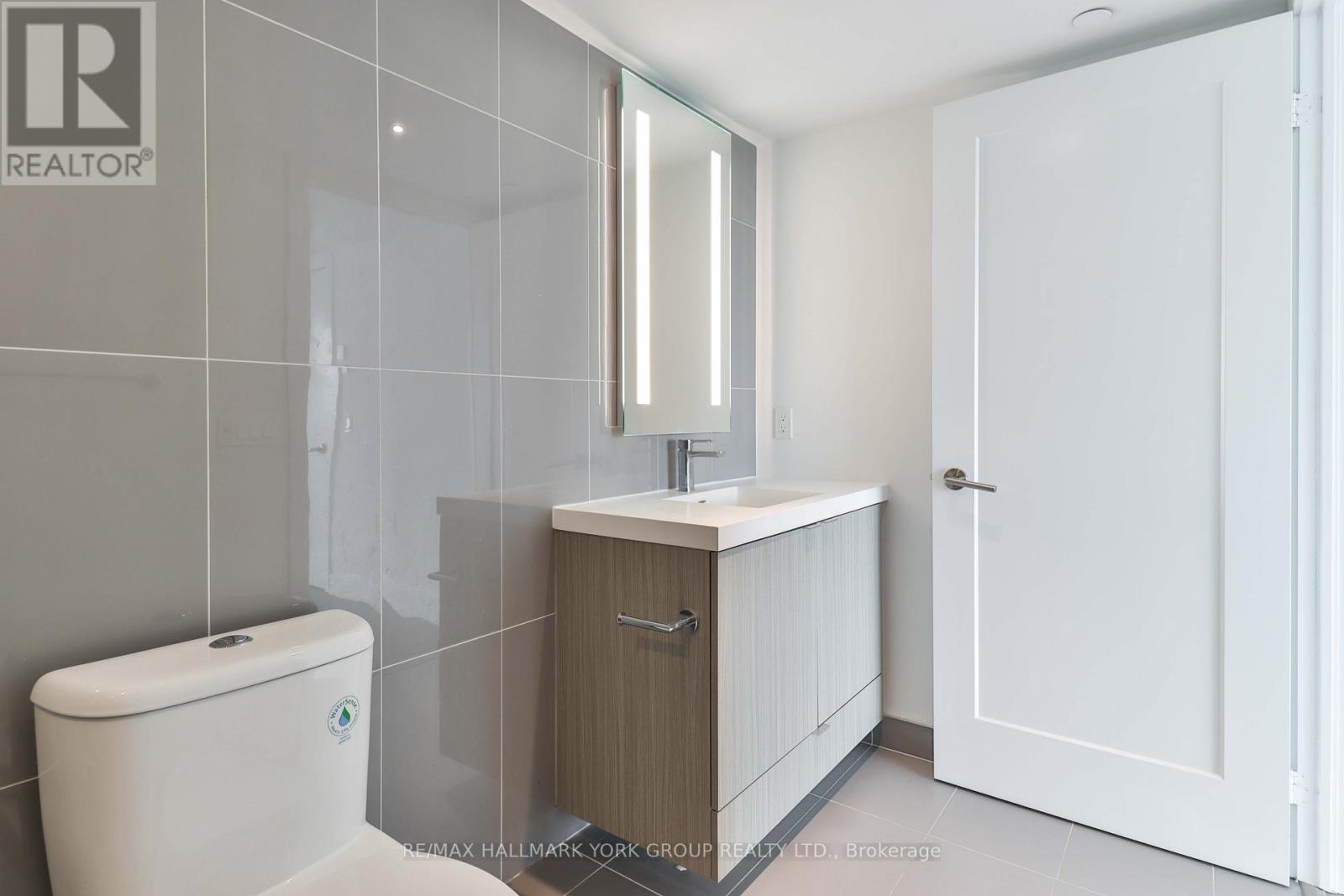2017 - 585 Bloor Street E, Toronto, Ontario  M6G 1K5 - Photo 18 - C12206460