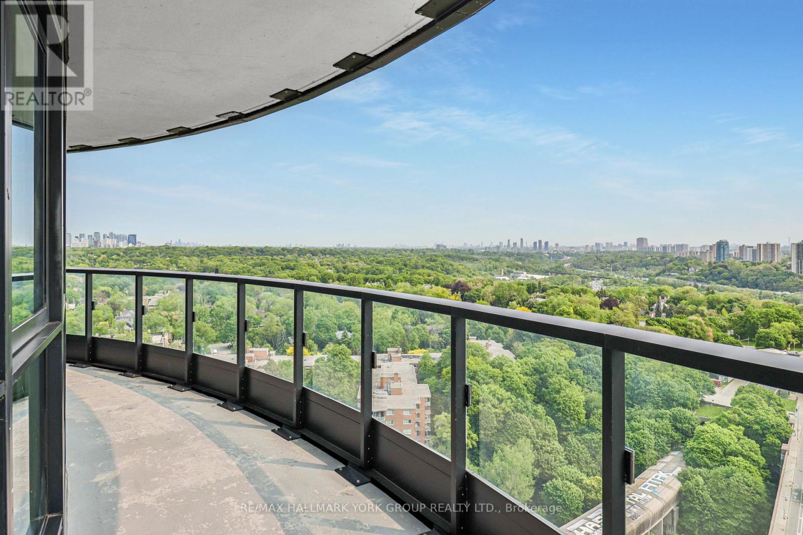 2017 - 585 Bloor Street E, Toronto, Ontario  M6G 1K5 - Photo 6 - C12206460