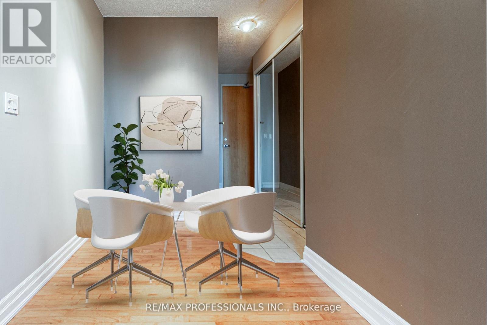 1007 - 70 Alexander Street, Toronto, Ontario  M4Y 3B6 - Photo 6 - C12206501