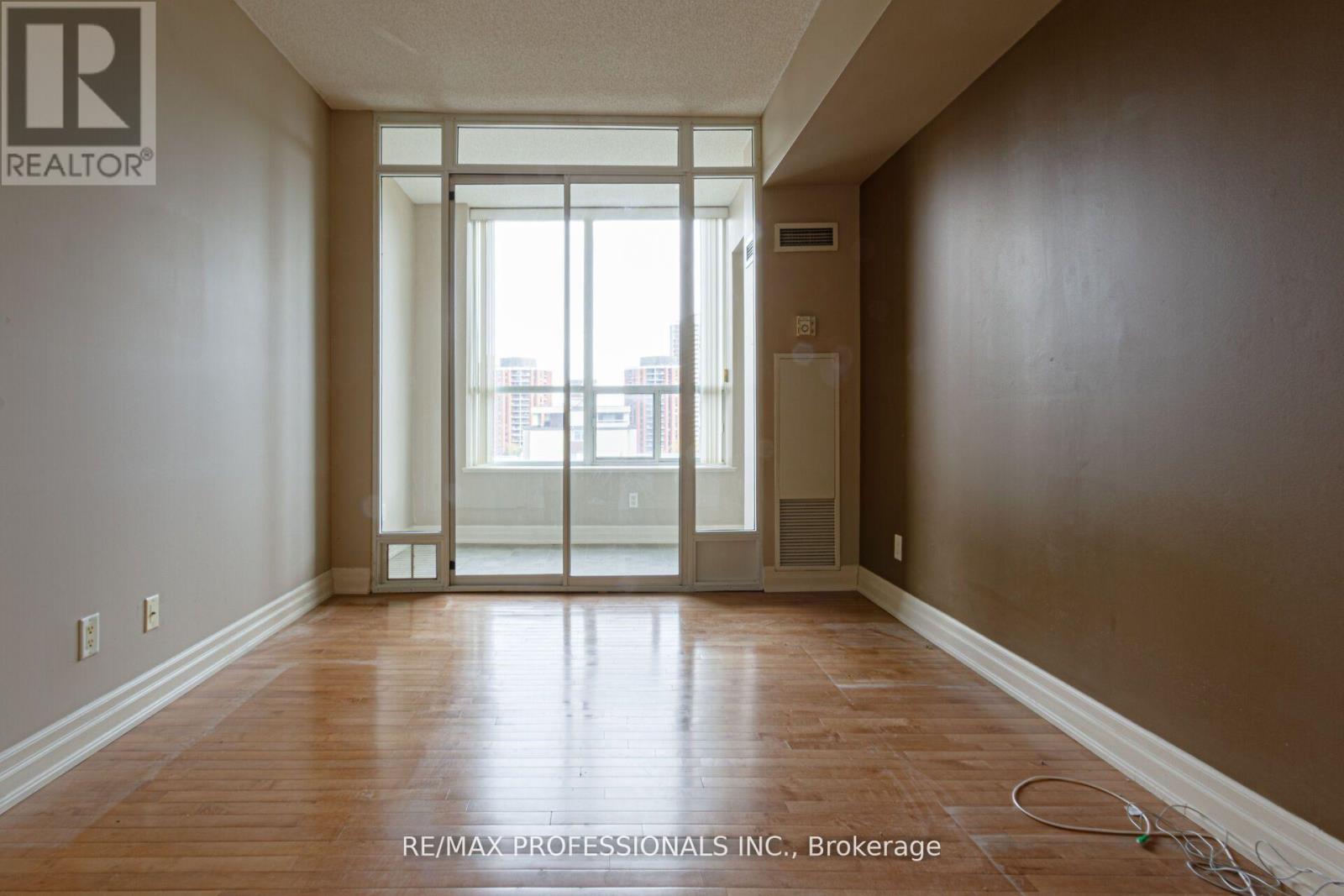 1007 - 70 Alexander Street, Toronto, Ontario  M4Y 3B6 - Photo 9 - C12206501