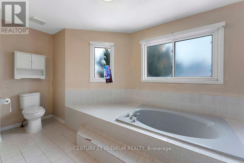 60 Furrow Drive, Whitby, Ontario  L1R 1Y7 - Photo 22 - E12206404