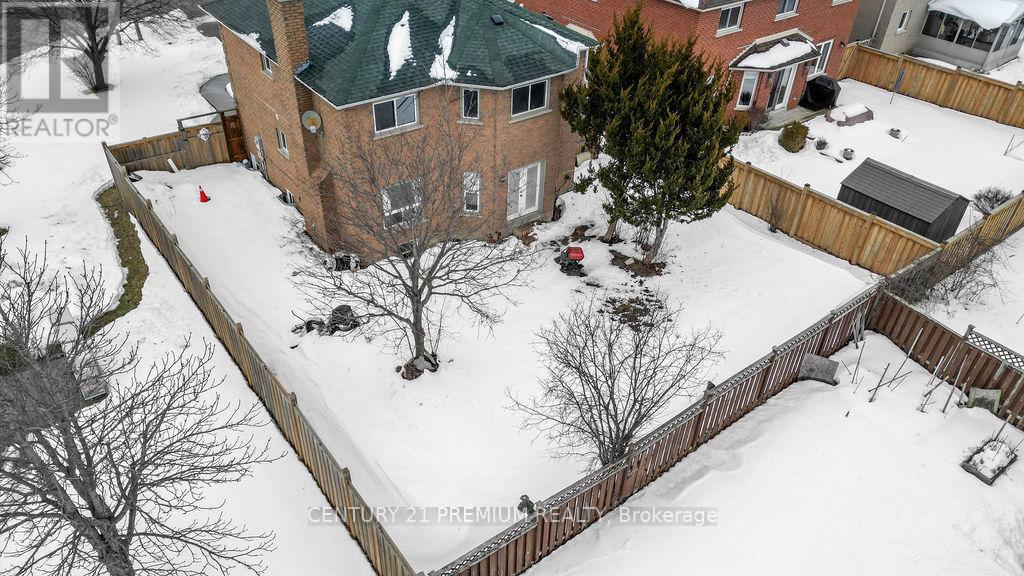 60 Furrow Drive, Whitby, Ontario  L1R 1Y7 - Photo 6 - E12206404