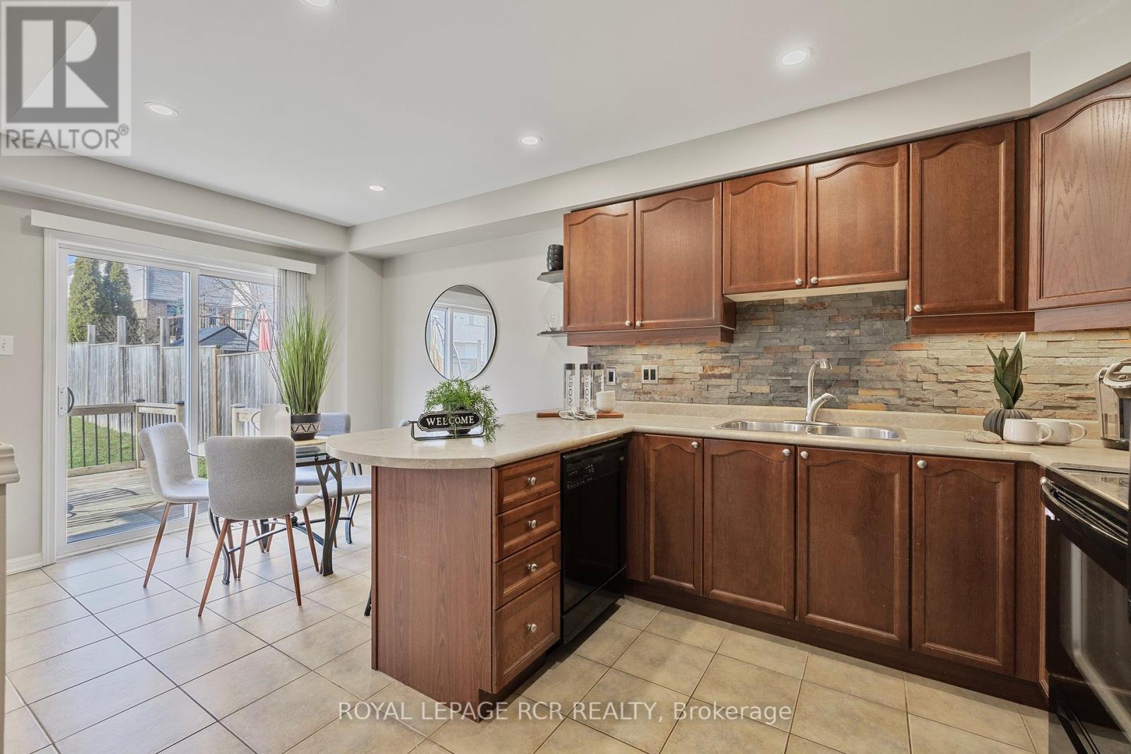 34 Childs Court, Clarington, Ontario  L1C 5P2 - Photo 7 - E12206431