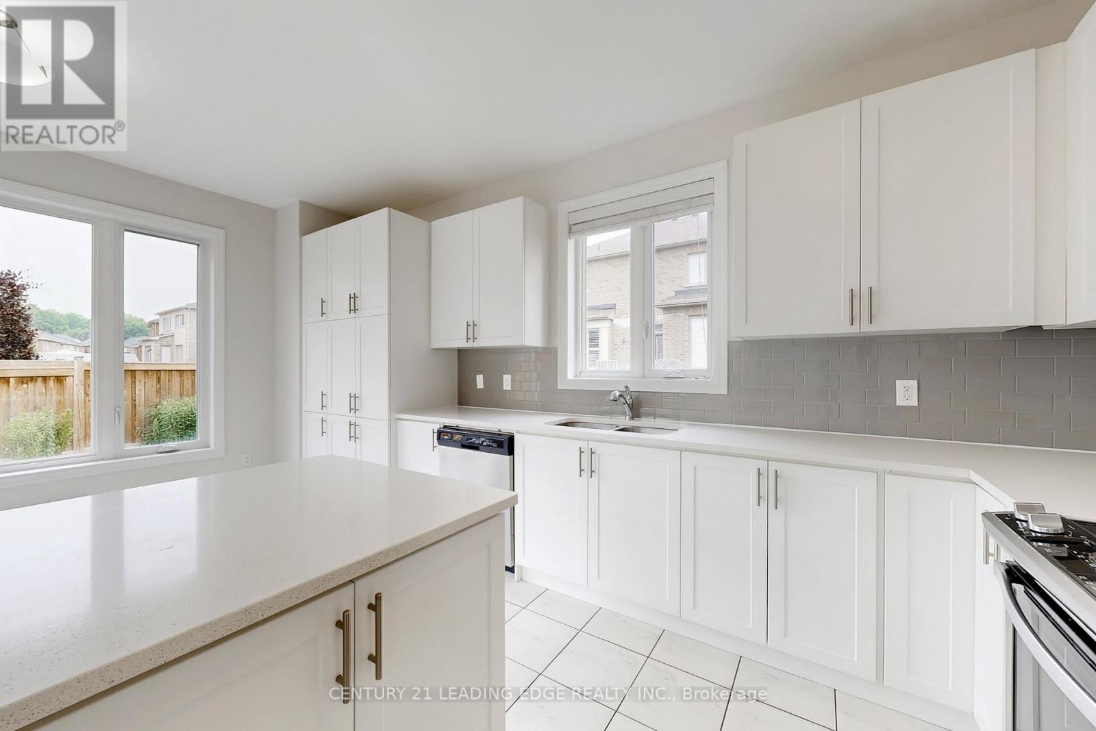 48 Micklefield Avenue, Whitby, Ontario  L1P 0C4 - Photo 15 - E12206512