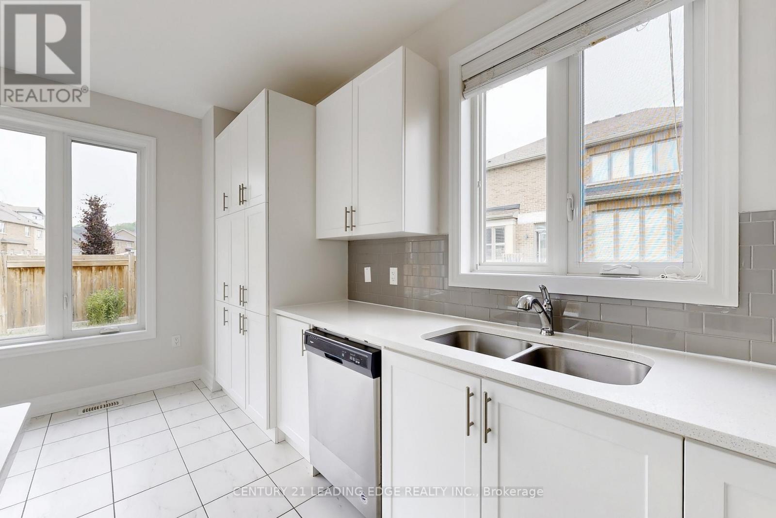 48 Micklefield Avenue, Whitby, Ontario  L1P 0C4 - Photo 16 - E12206512
