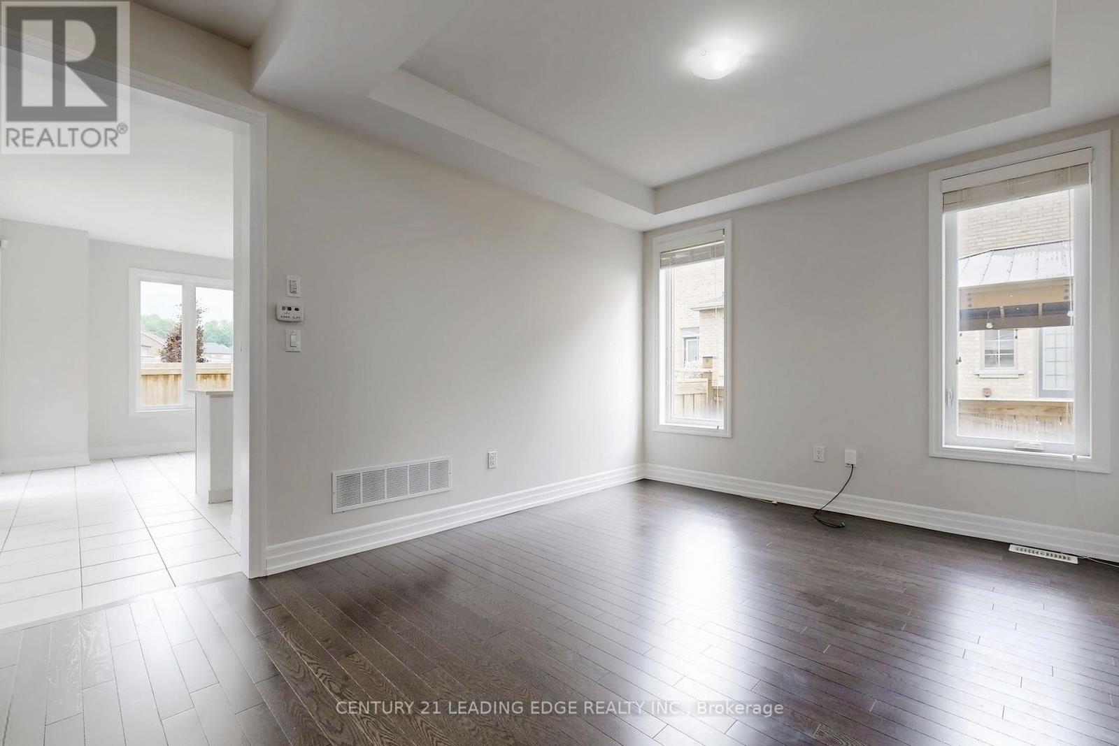 48 Micklefield Avenue, Whitby, Ontario  L1P 0C4 - Photo 3 - E12206512