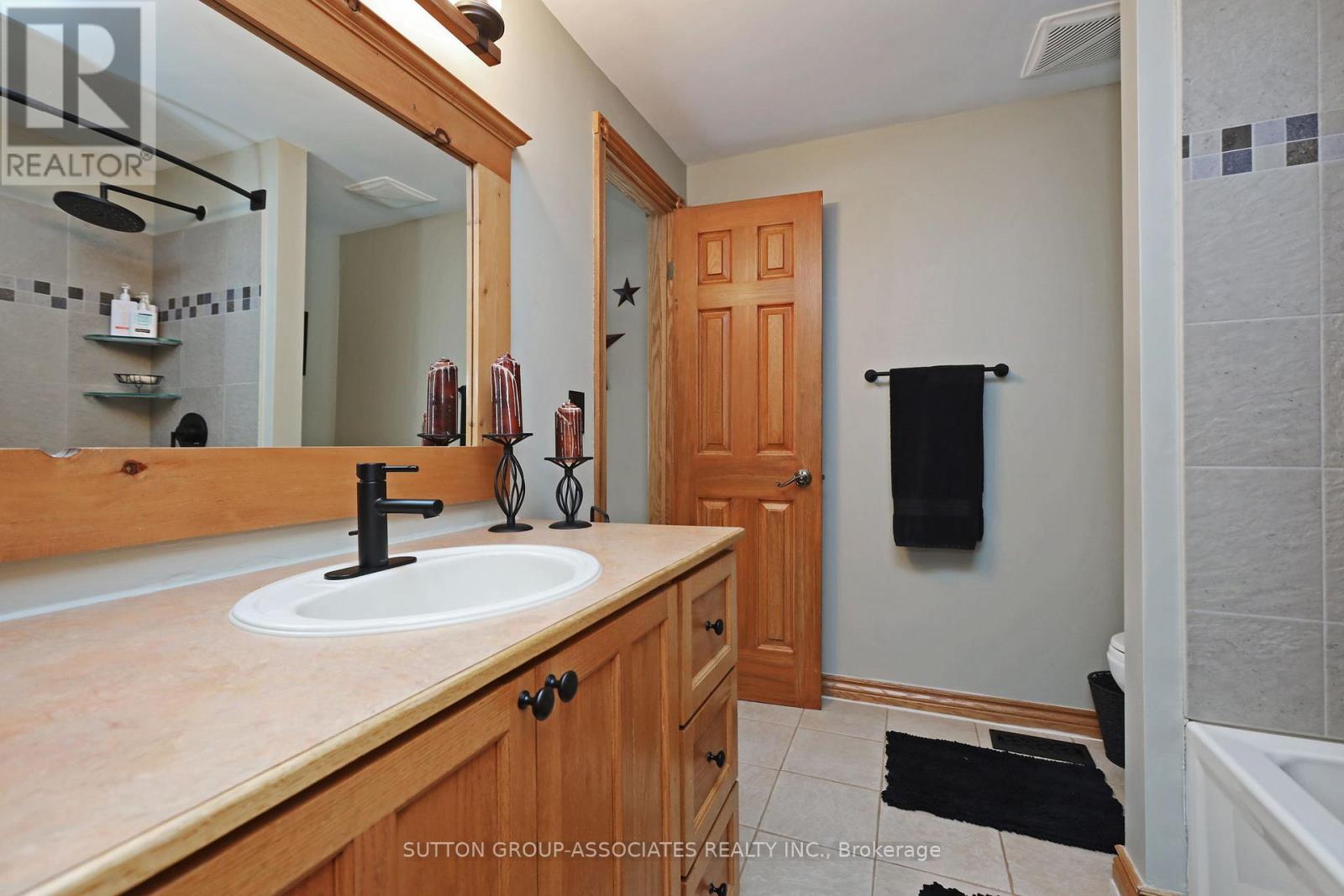 768 Lochness Crescent, Oshawa, Ontario  L1J 7R1 - Photo 22 - E12198613