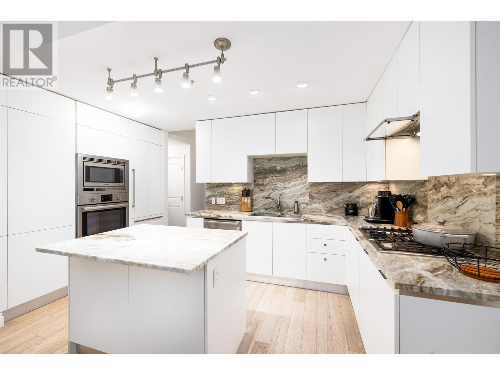 207 175 Victory Ship Way, North Vancouver, British Columbia  V7L 0G1 - Photo 4 - R2974640