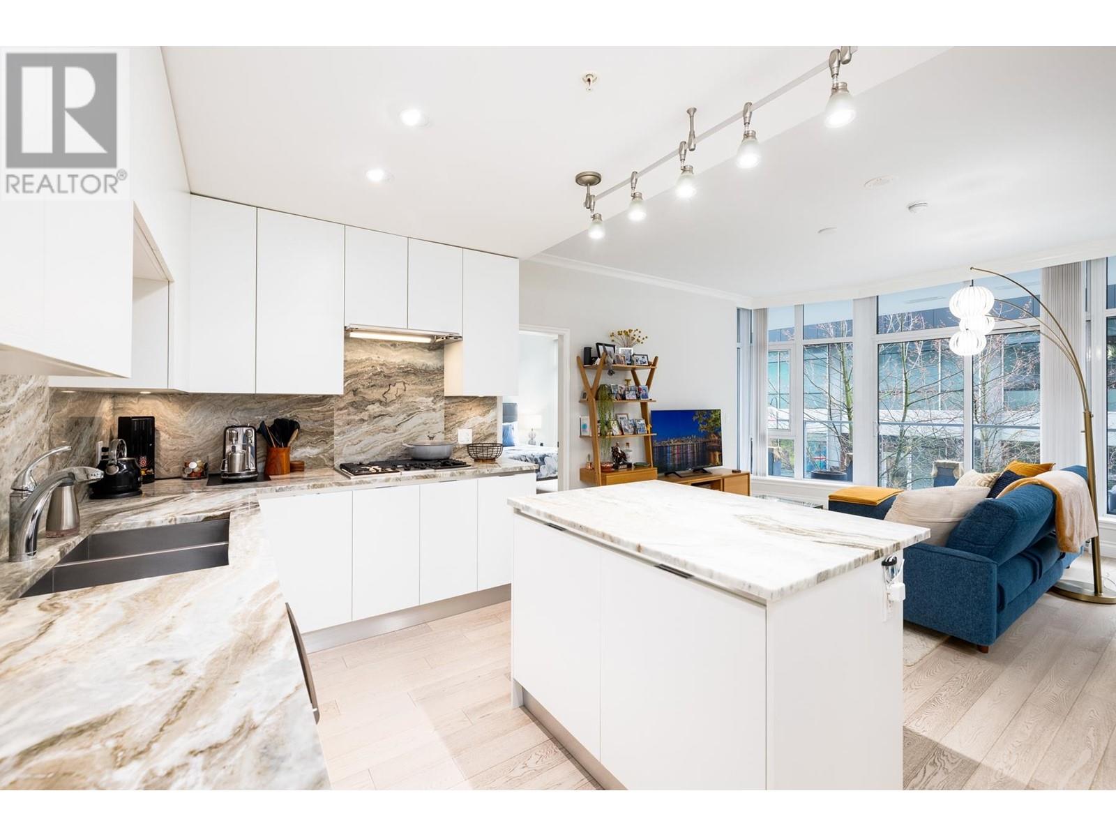 207 175 Victory Ship Way, North Vancouver, British Columbia  V7L 0G1 - Photo 3 - R2974640
