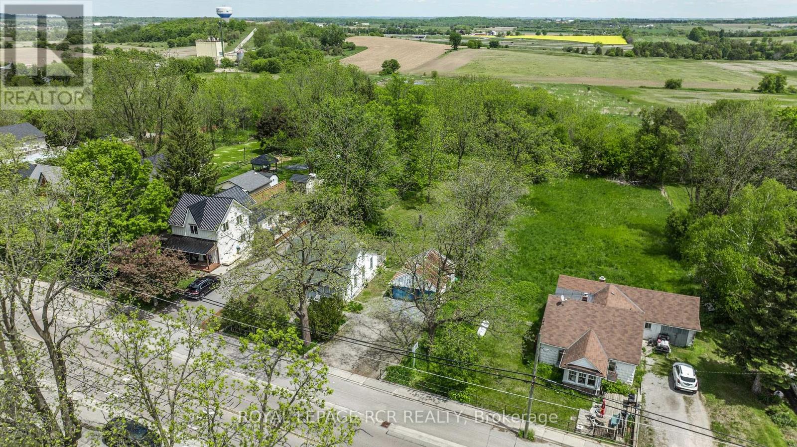 20377 Leslie Street, East Gwillimbury, Ontario  L0G 1R0 - Photo 9 - N12206500