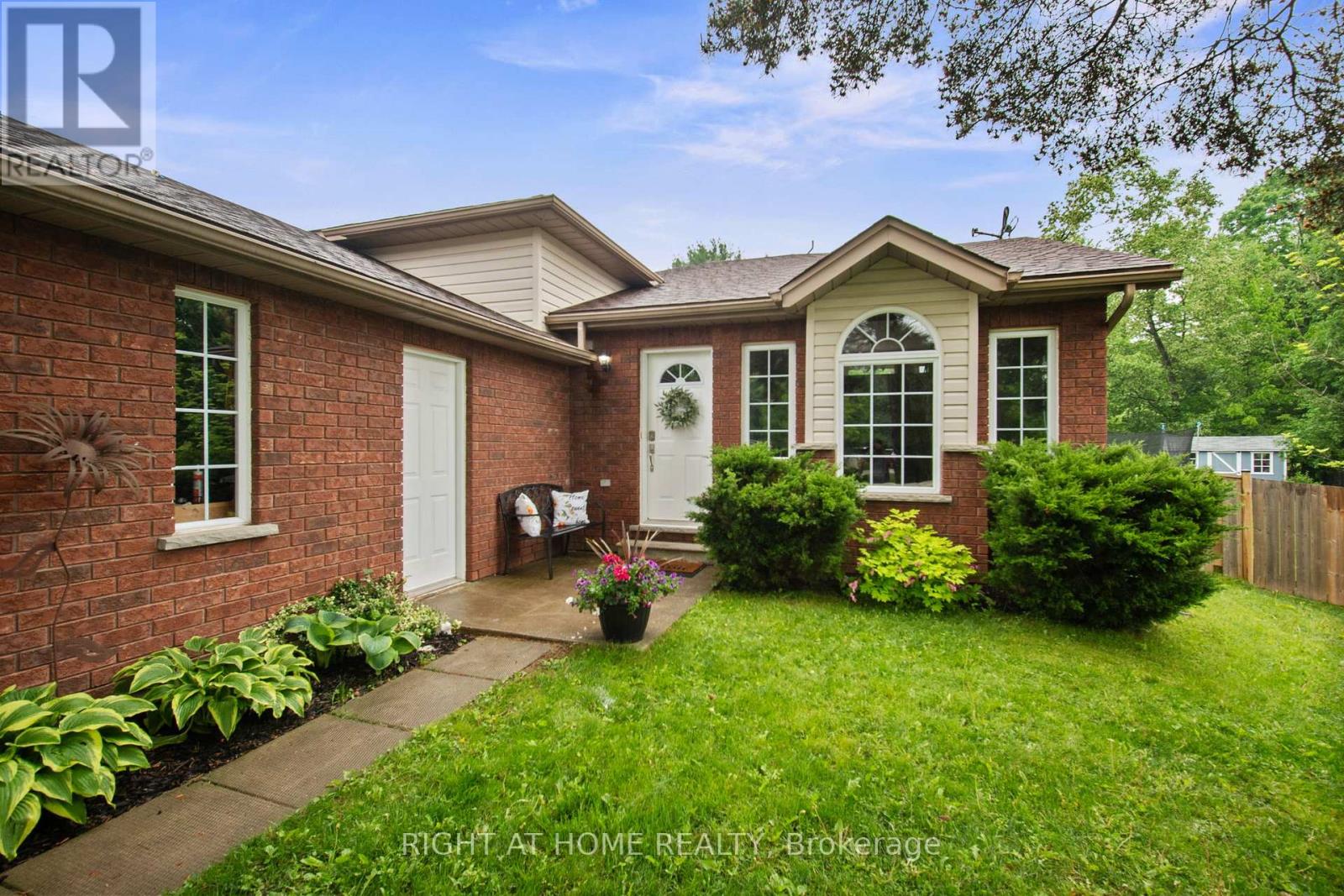 18 EDGEWOOD CRESCENT, Clearview, Ontario