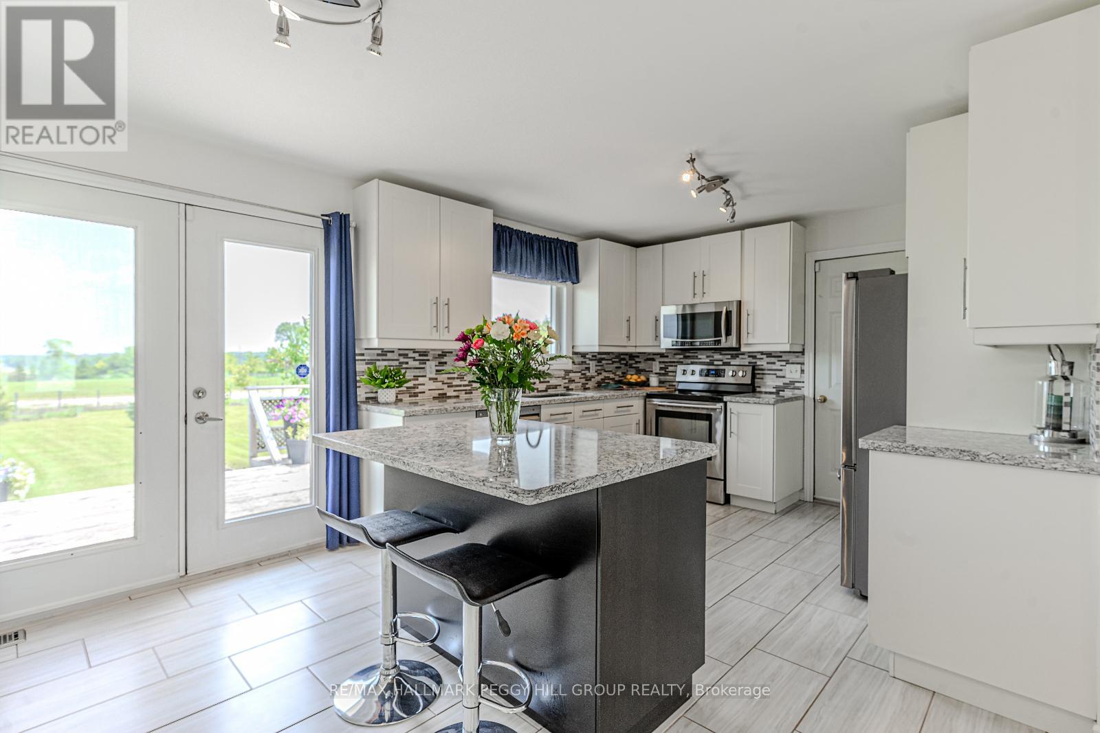 3413 Mccarthy Drive, Clearview, Ontario  L0M 1N0 - Photo 2 - S12206435