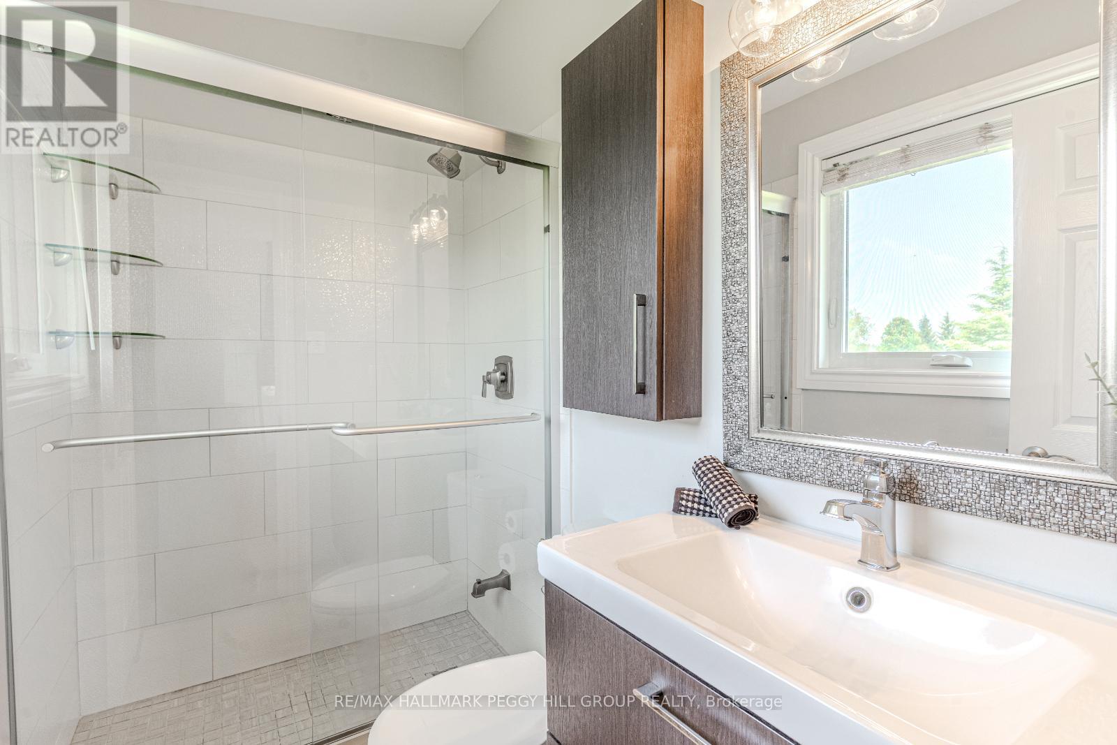 3413 Mccarthy Drive, Clearview, Ontario  L0M 1N0 - Photo 8 - S12206435