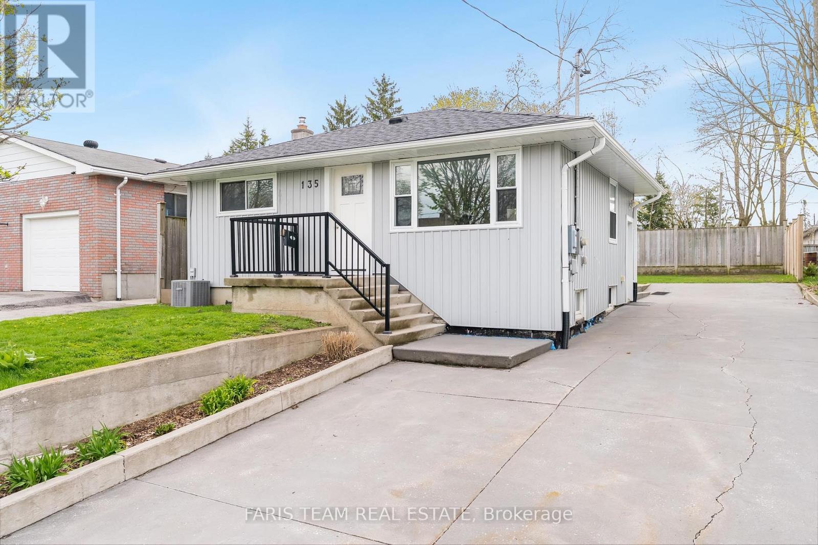 135 GUNN STREET, Barrie, Ontario