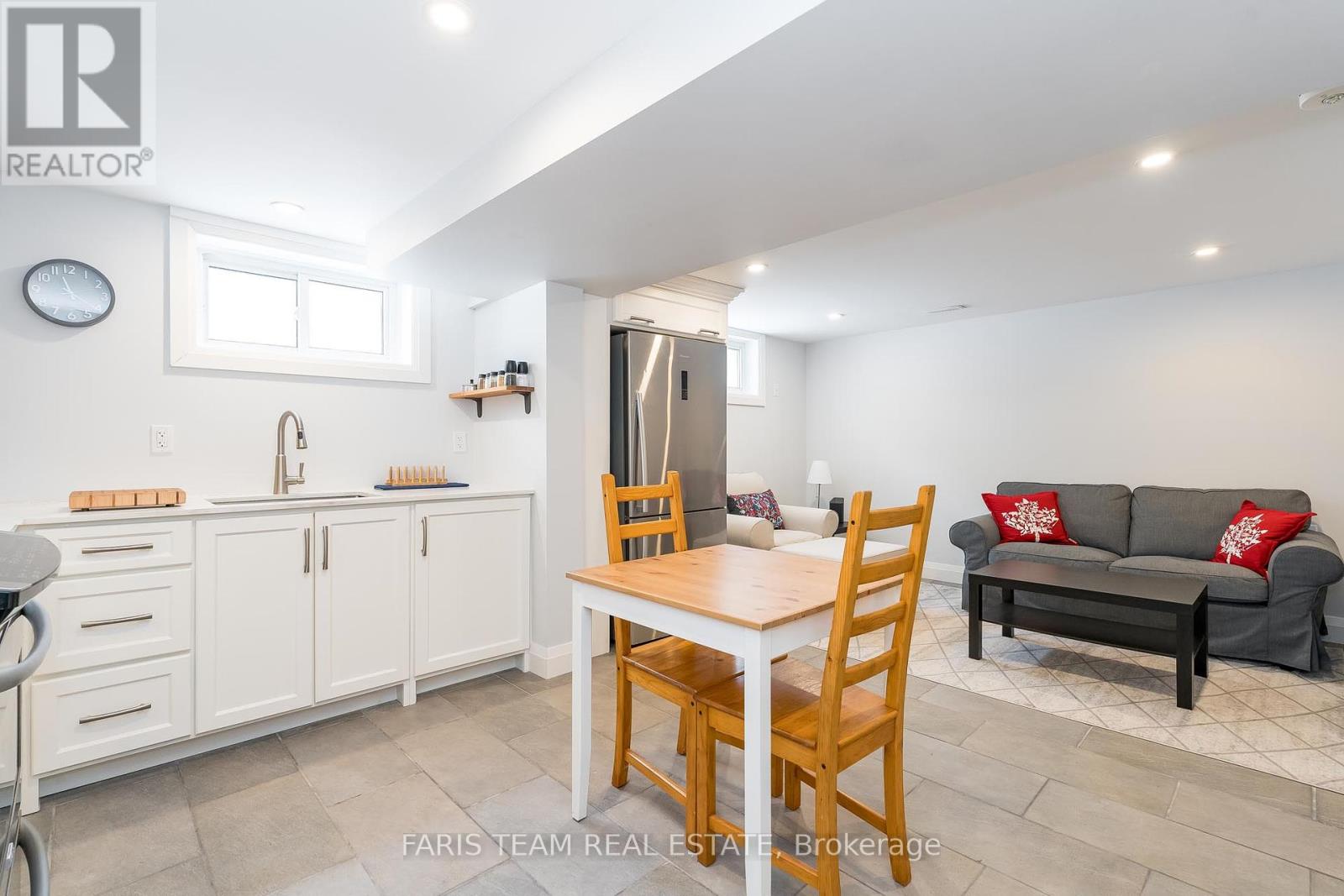 135 Gunn Street, Barrie, Ontario  L4M 2H6 - Photo 13 - S12206522