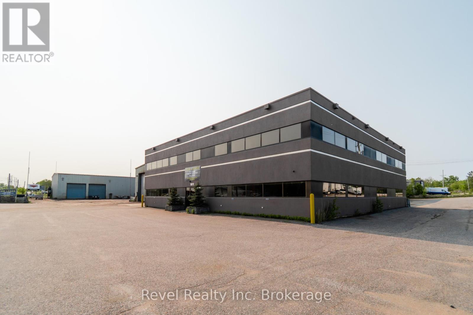 1811 Seymour Street, North Bay, Ontario  P1A 0C7 - Photo 4 - X12206636