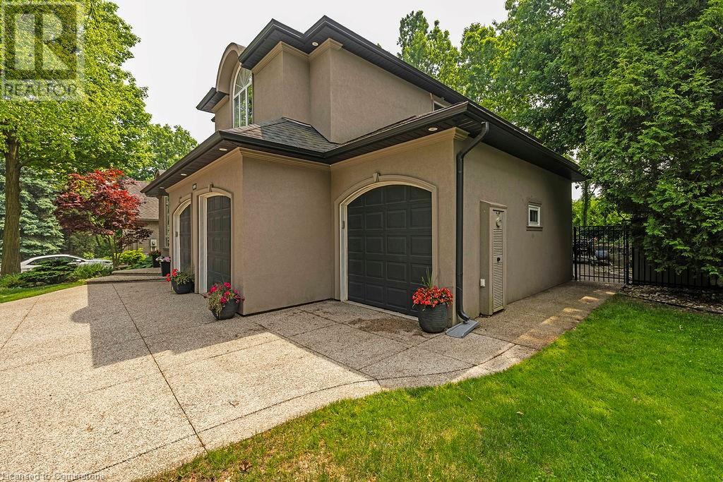 1091 Forestvale Drive, Burlington, Ontario  L7P 4W4 - Photo 4 - 40736482