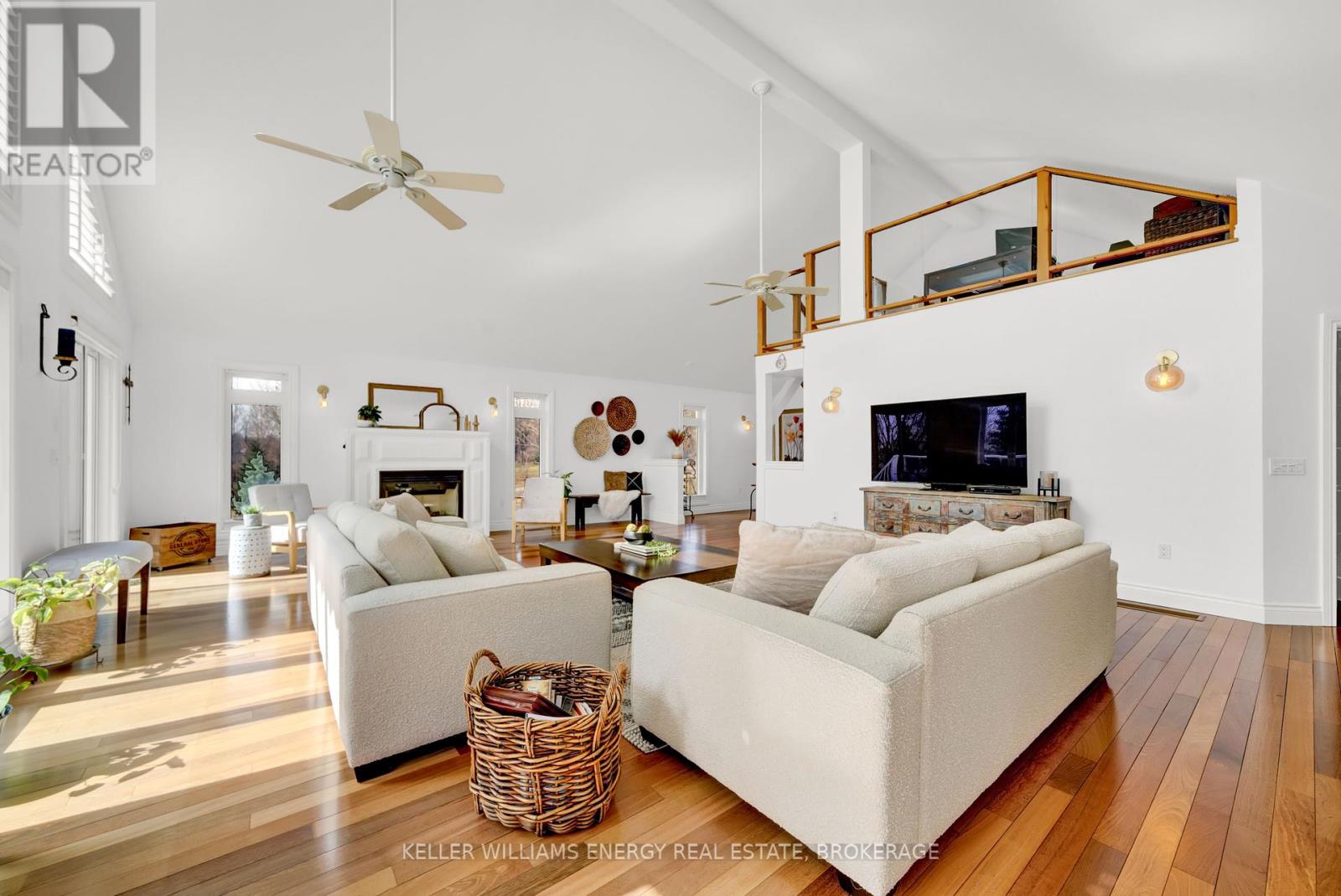 43 Smiths Bay Avenue, Prince Edward County, Ontario  K0K 2T0 - Photo 9 - X12180613