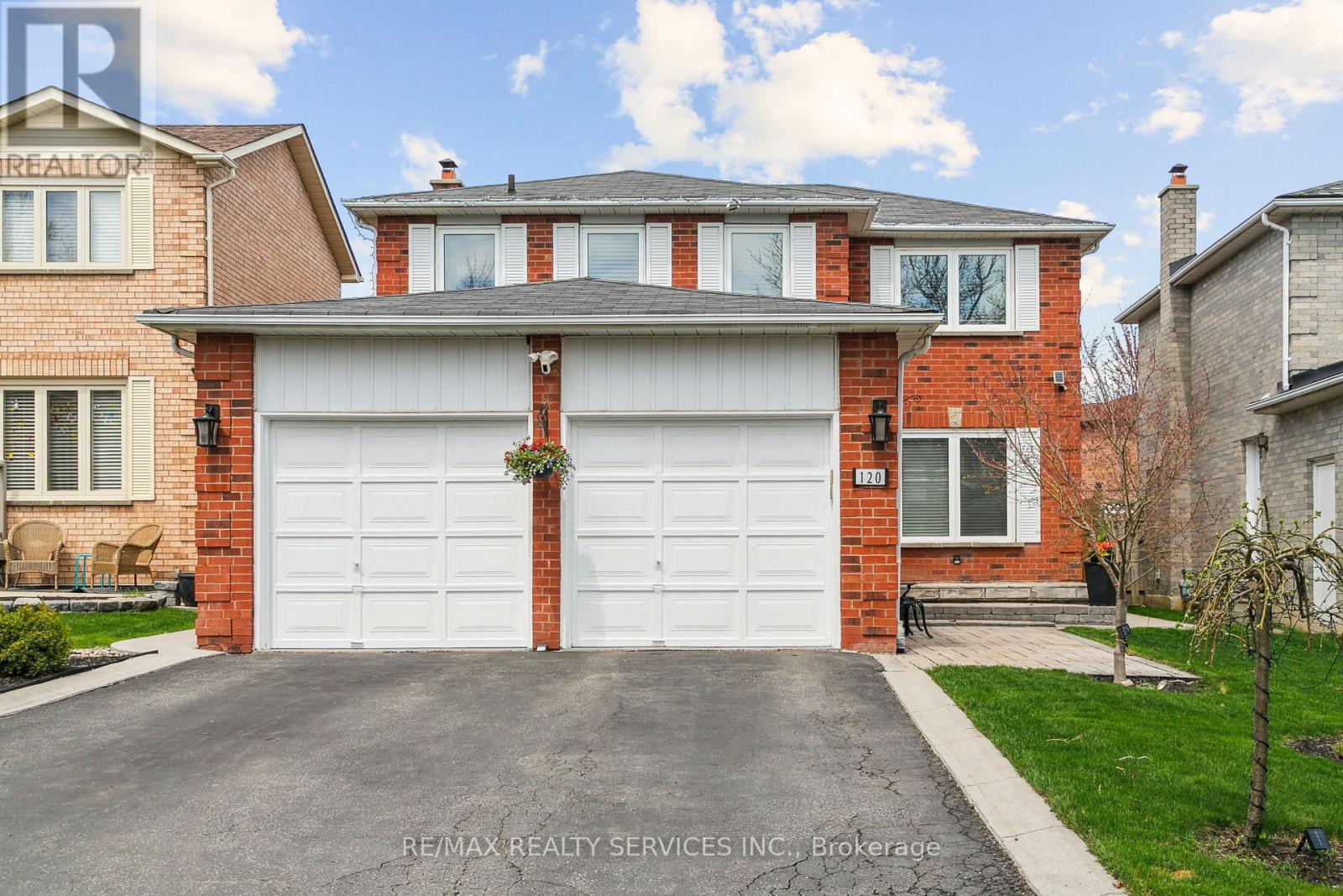 120 FLOWERTOWN AVENUE, Brampton, Ontario