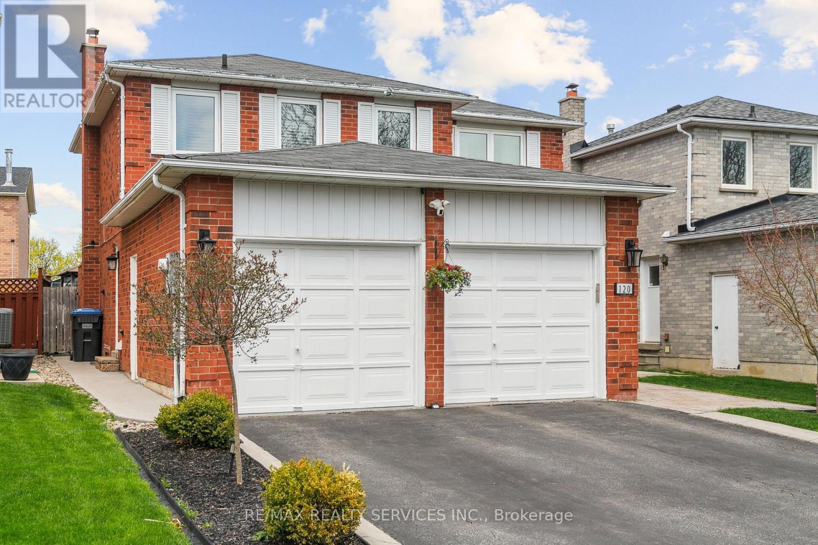 120 Flowertown Avenue, Brampton, Ontario  L6X 3Y6 - Photo 2 - W12206405