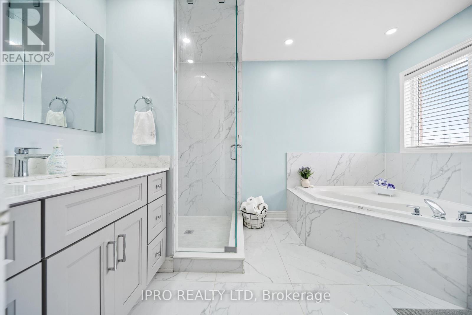 14 Saddleback Square, Brampton (Fletcher's Creek Village), Ontario  L6X 5C5 - Photo 30 - W12206407