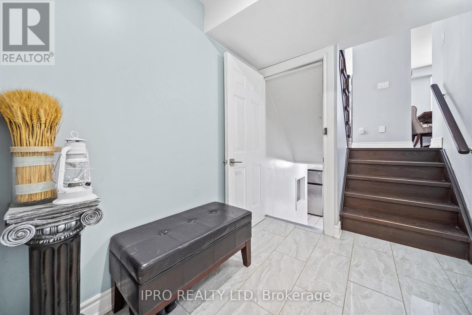 14 Saddleback Square, Brampton (Fletcher's Creek Village), Ontario  L6X 5C5 - Photo 34 - W12206407