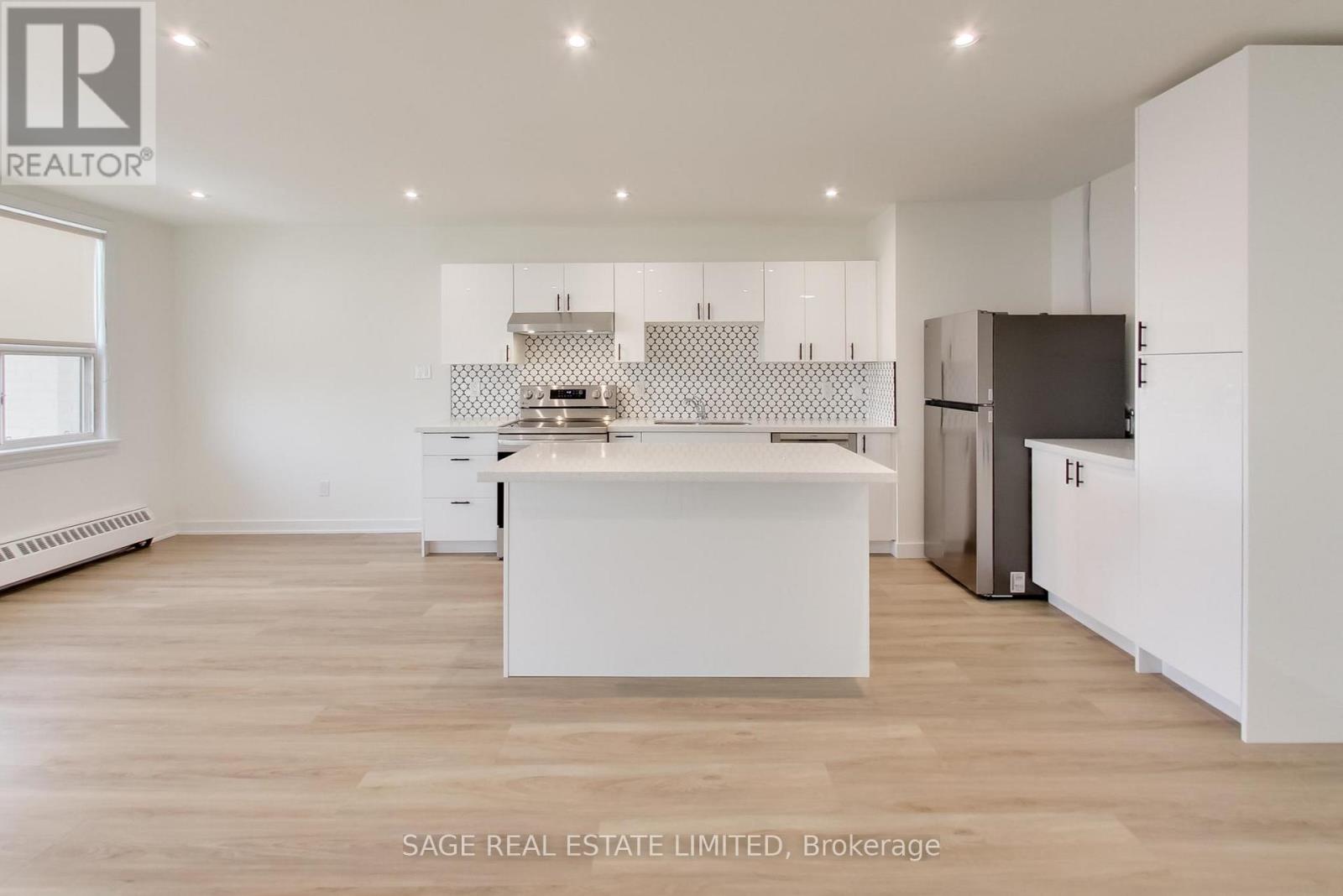 502 - 2961 DUFFERIN STREET, Toronto, Ontario