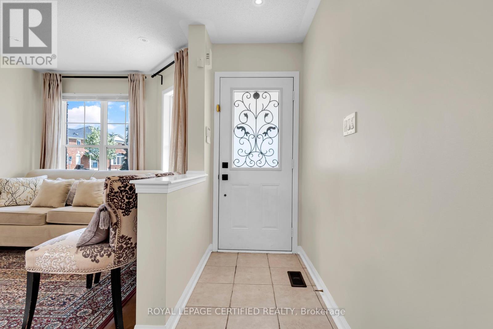 34 Tawnie Crescent, Brampton, Ontario  L6X 0L7 - Photo 6 - W12206414