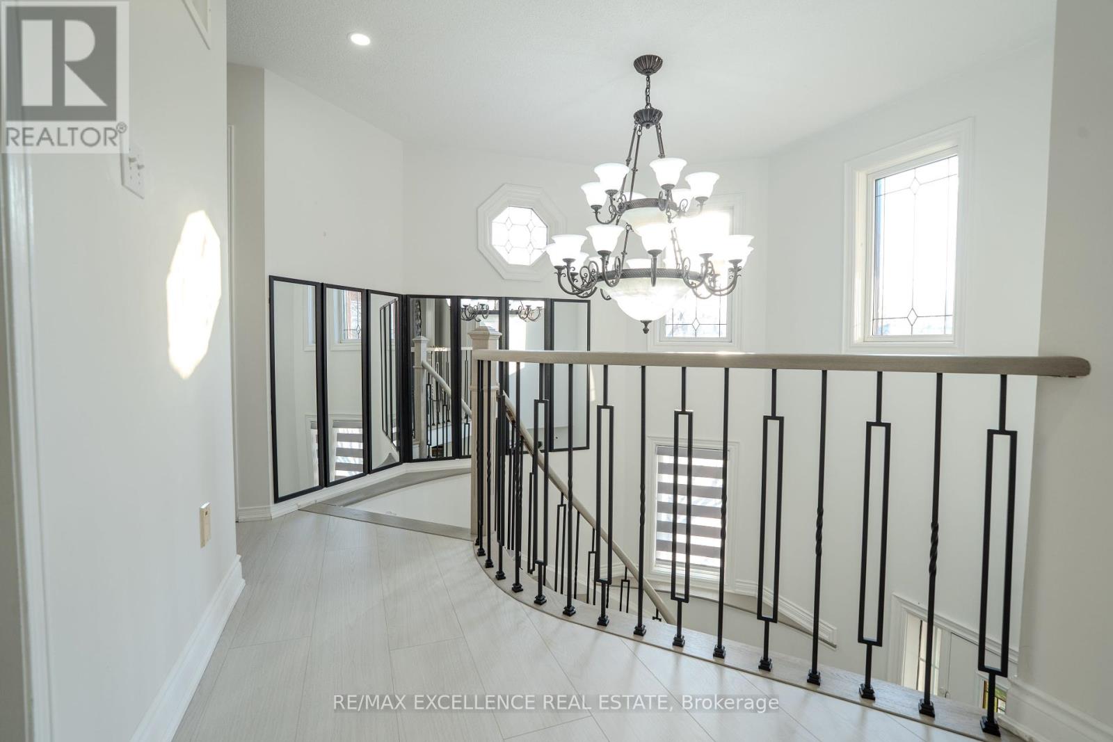 6839 Gracefield Drive, Mississauga, Ontario  L5N 6T6 - Photo 17 - W12206429