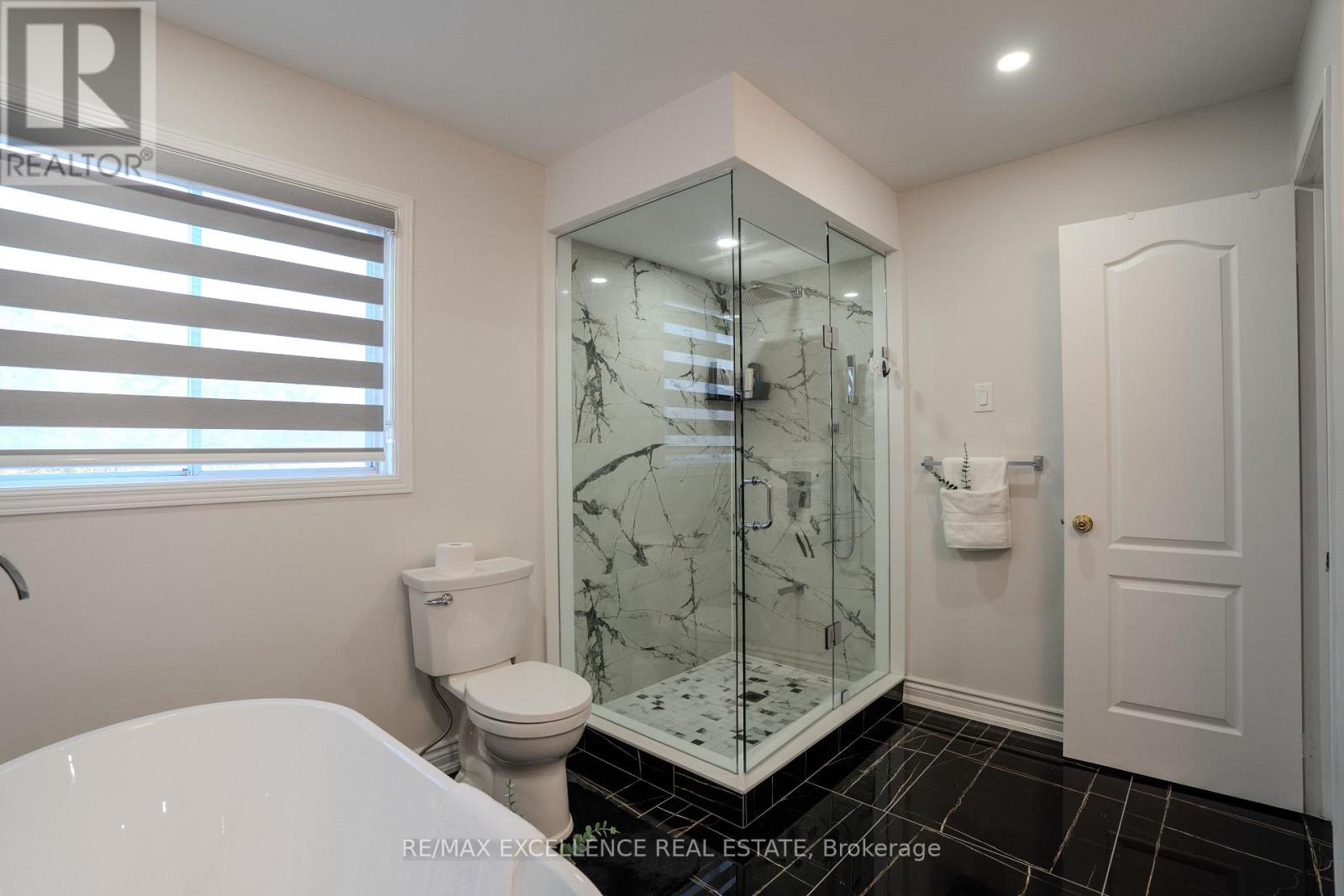6839 Gracefield Drive, Mississauga, Ontario  L5N 6T6 - Photo 30 - W12206429