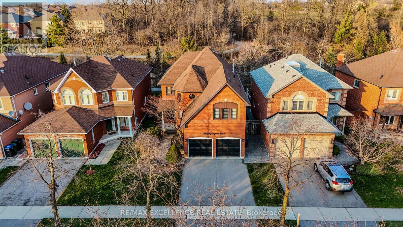 6839 Gracefield Drive, Mississauga, Ontario  L5N 6T6 - Photo 6 - W12206429