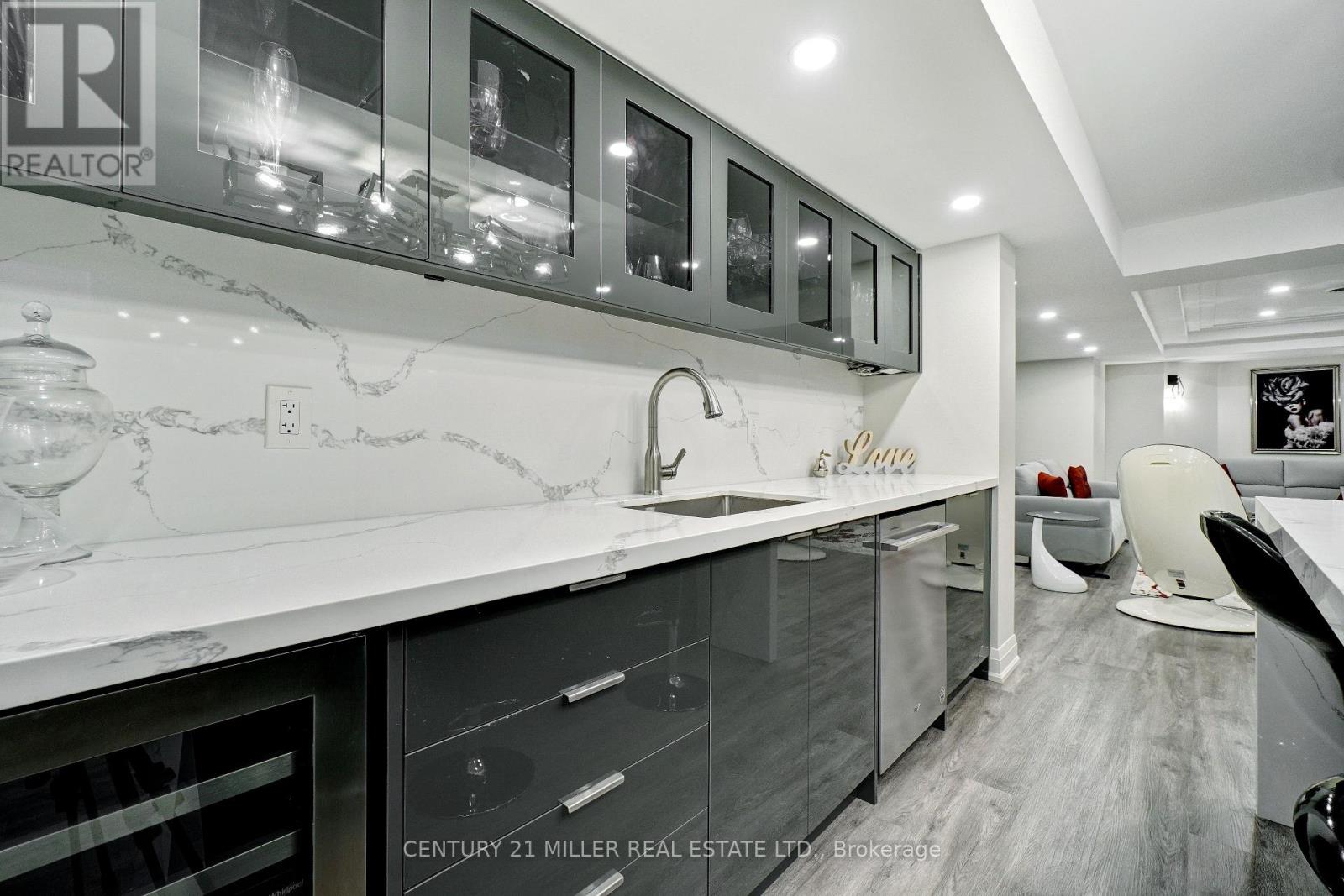 3298 Liptay Avenue, Oakville, Ontario  L6M 0N1 - Photo 37 - W12206432