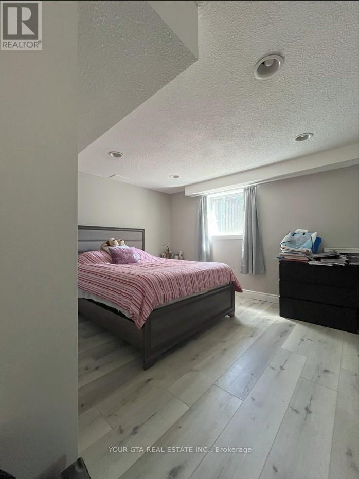 Lower - 147 Bonham Blvd Boulevard, Mississauga, Ontario  L5M 1C9 - Photo 8 - W12206472