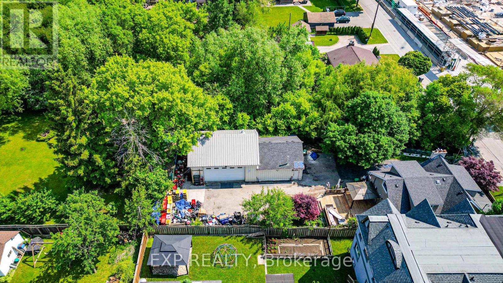 1331 St. James Avenue, Mississauga, Ontario  L5E 1J3 - Photo 17 - W12206480