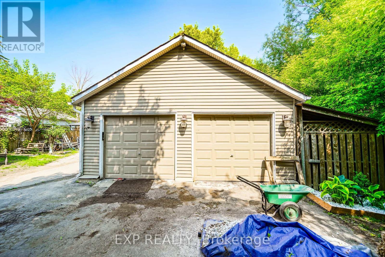 1331 St. James Avenue, Mississauga, Ontario  L5E 1J3 - Photo 31 - W12206480