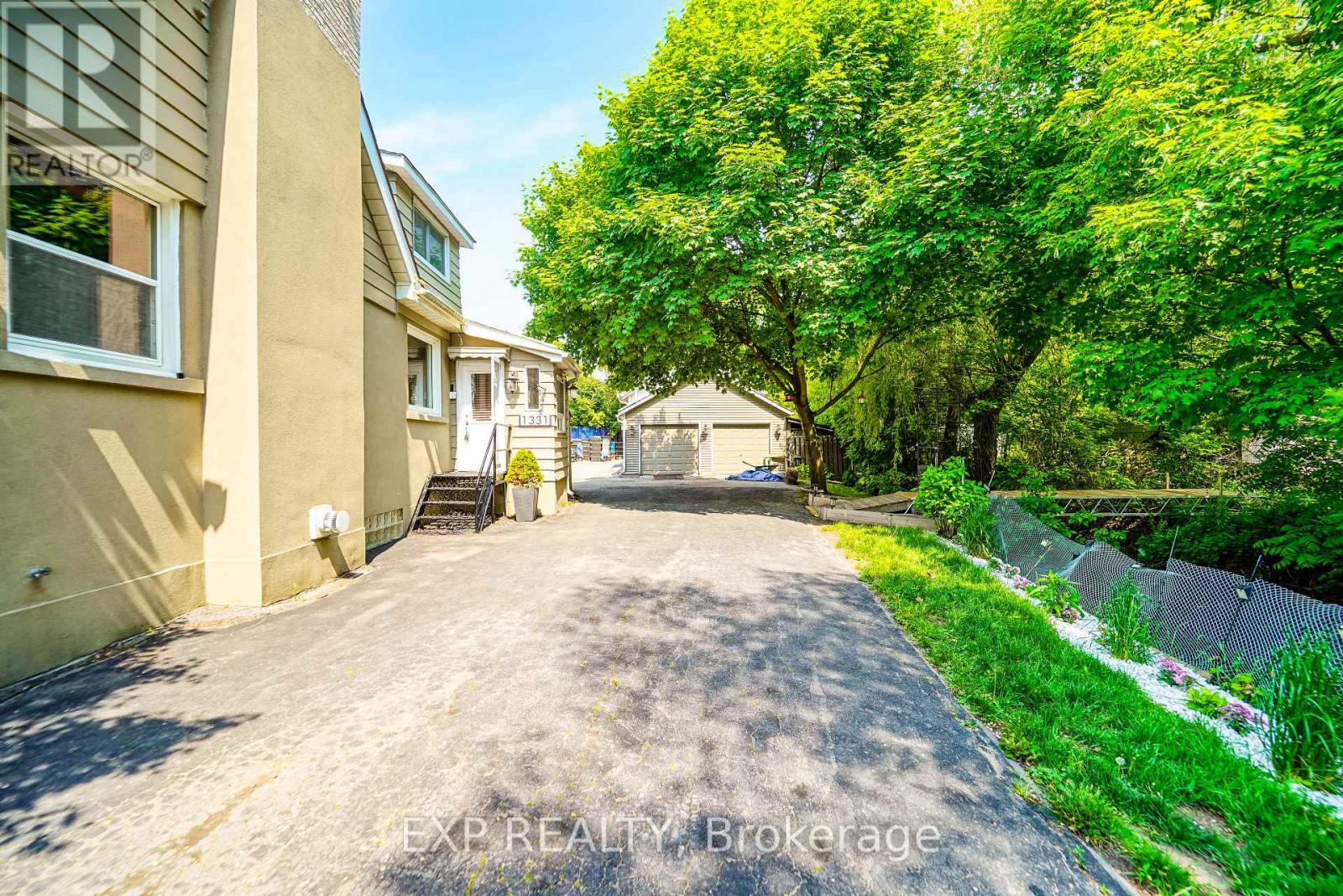 1331 St. James Avenue, Mississauga, Ontario  L5E 1J3 - Photo 35 - W12206480