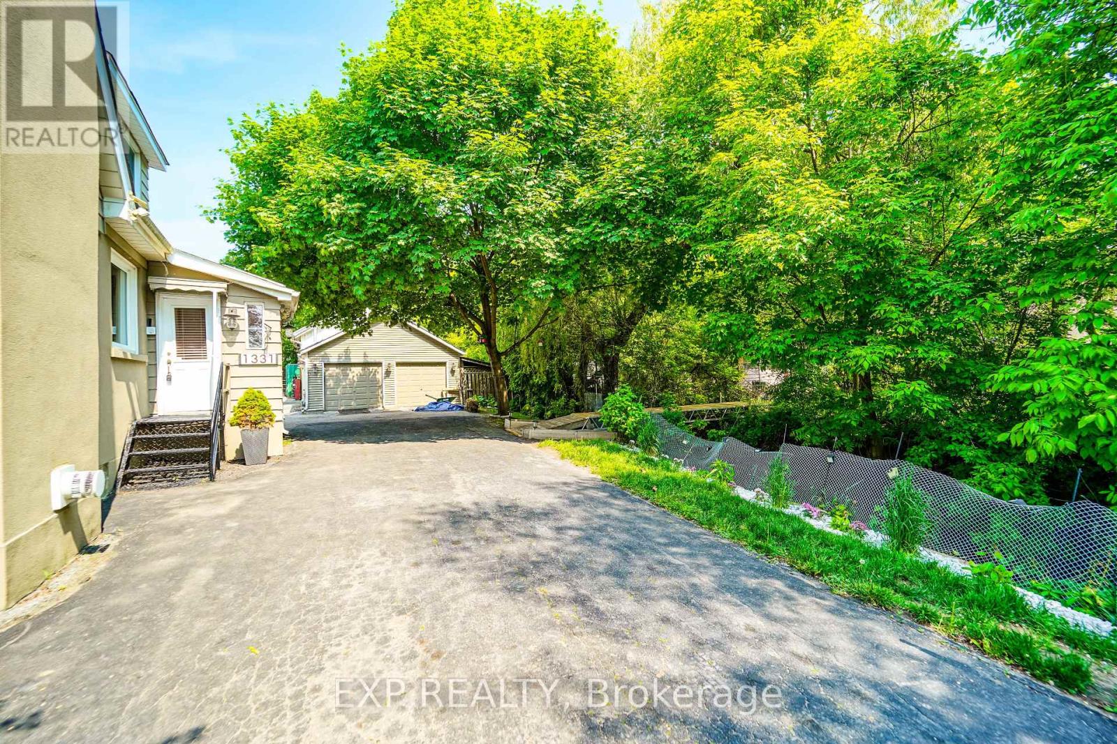 1331 St. James Avenue, Mississauga, Ontario  L5E 1J3 - Photo 36 - W12206480