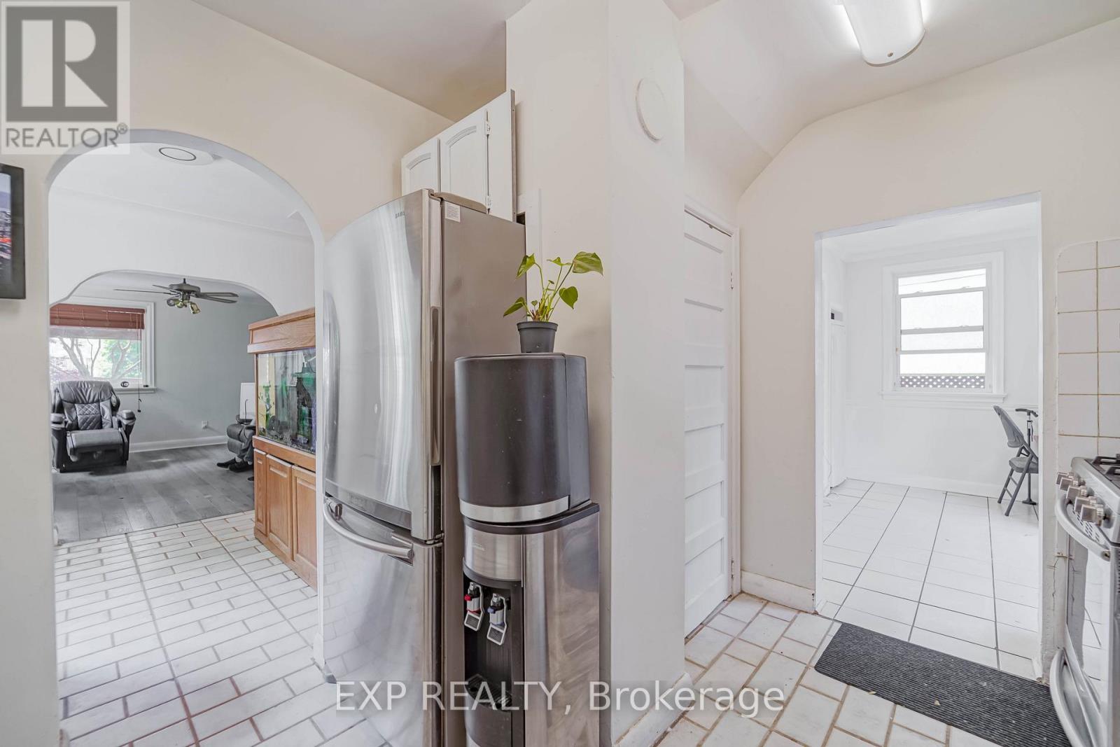 1331 St. James Avenue, Mississauga, Ontario  L5E 1J3 - Photo 38 - W12206480