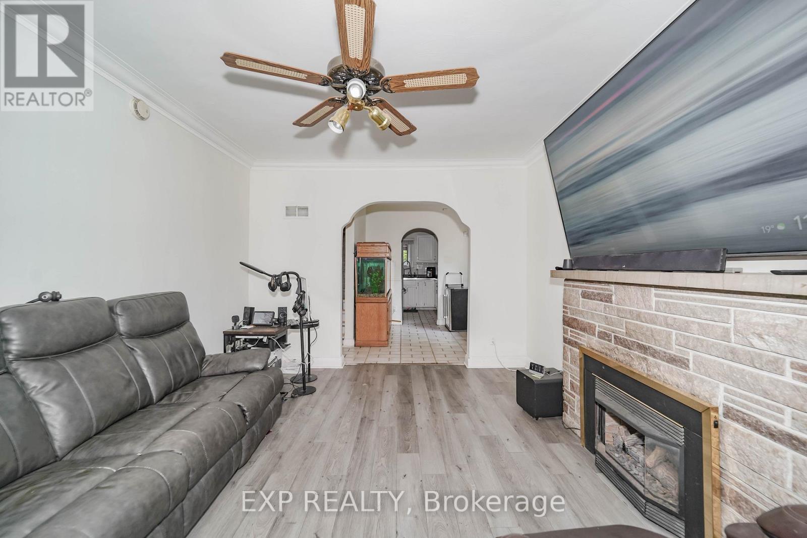 1331 St. James Avenue, Mississauga, Ontario  L5E 1J3 - Photo 45 - W12206480