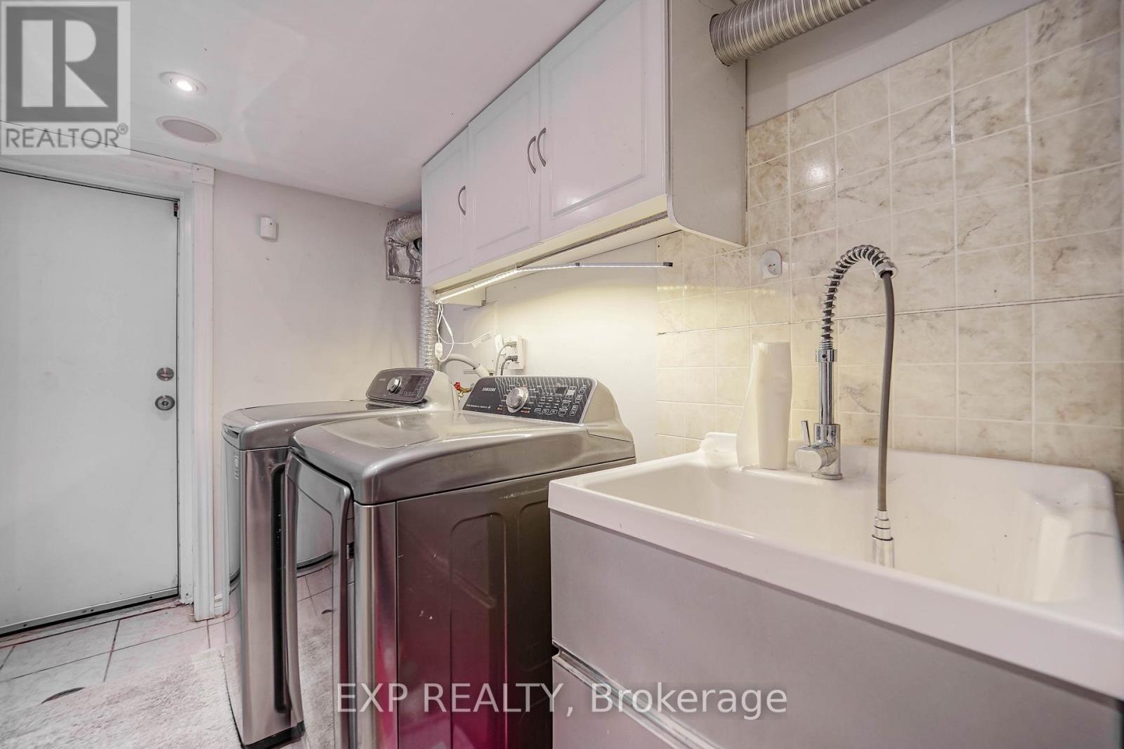 1331 St. James Avenue, Mississauga, Ontario  L5E 1J3 - Photo 48 - W12206480