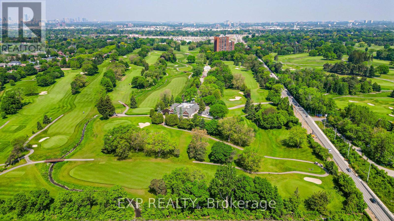 1331 St. James Avenue, Mississauga, Ontario  L5E 1J3 - Photo 9 - W12206480