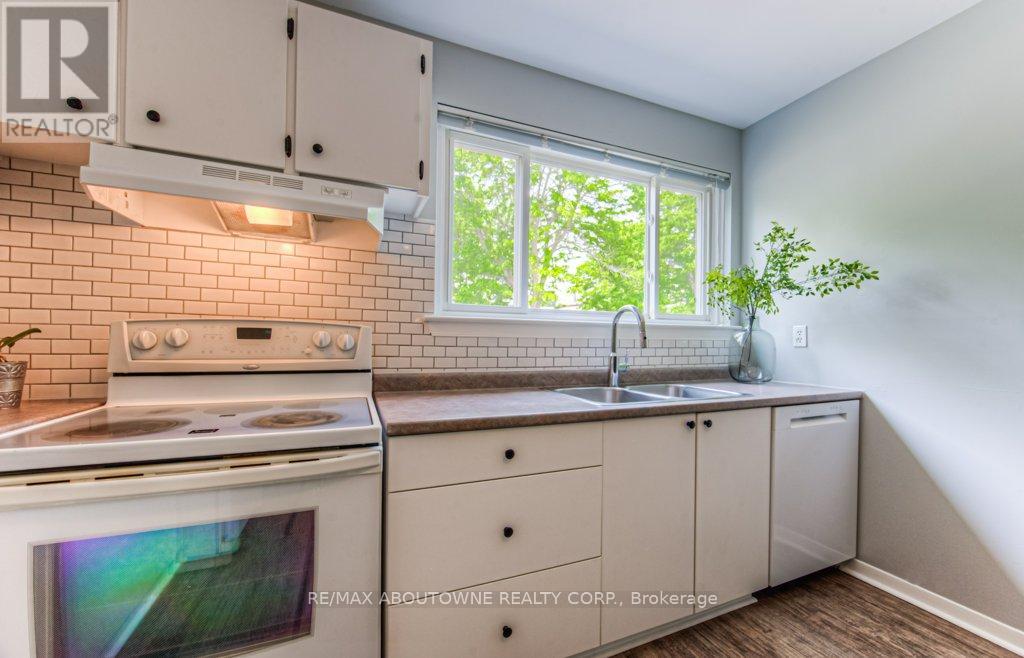 5503 Schueller Crescent, Burlington (Appleby), Ontario  L7L 3T1 - Photo 11 - W12206494