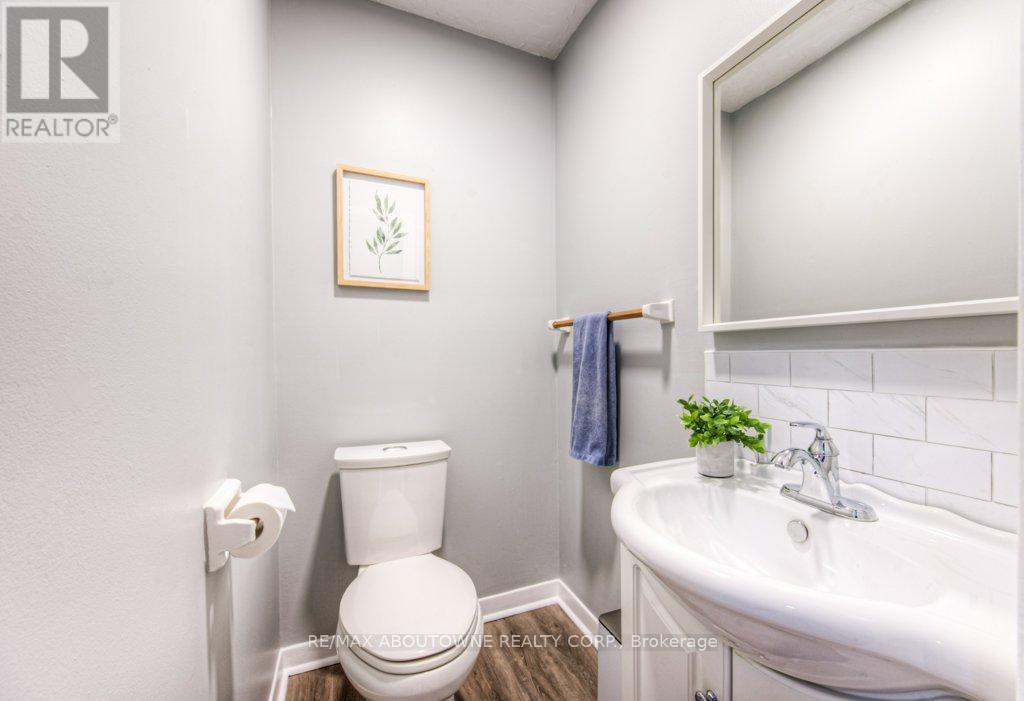 5503 Schueller Crescent, Burlington (Appleby), Ontario  L7L 3T1 - Photo 8 - W12206494