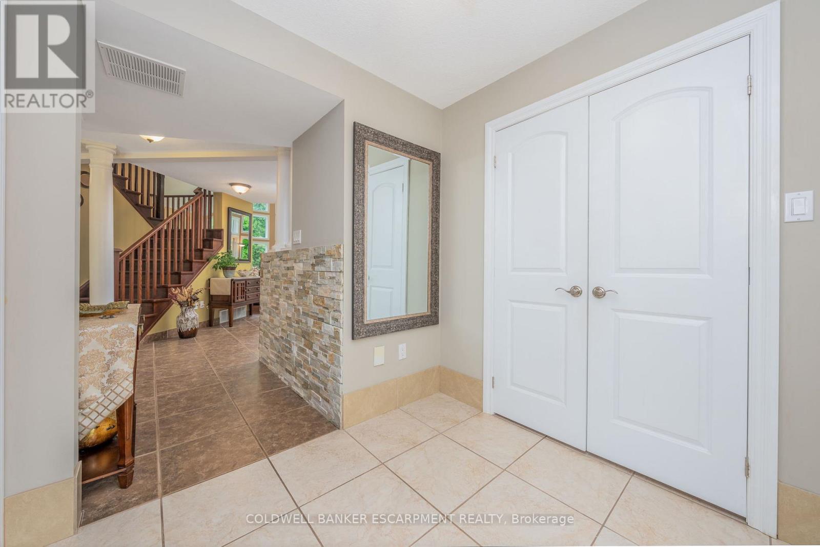 13601 Guelph Line, Milton, Ontario  N0B 2K0 - Photo 8 - W12206529
